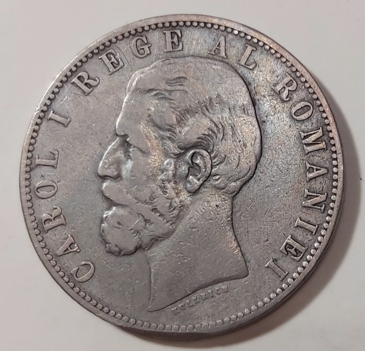 primary image