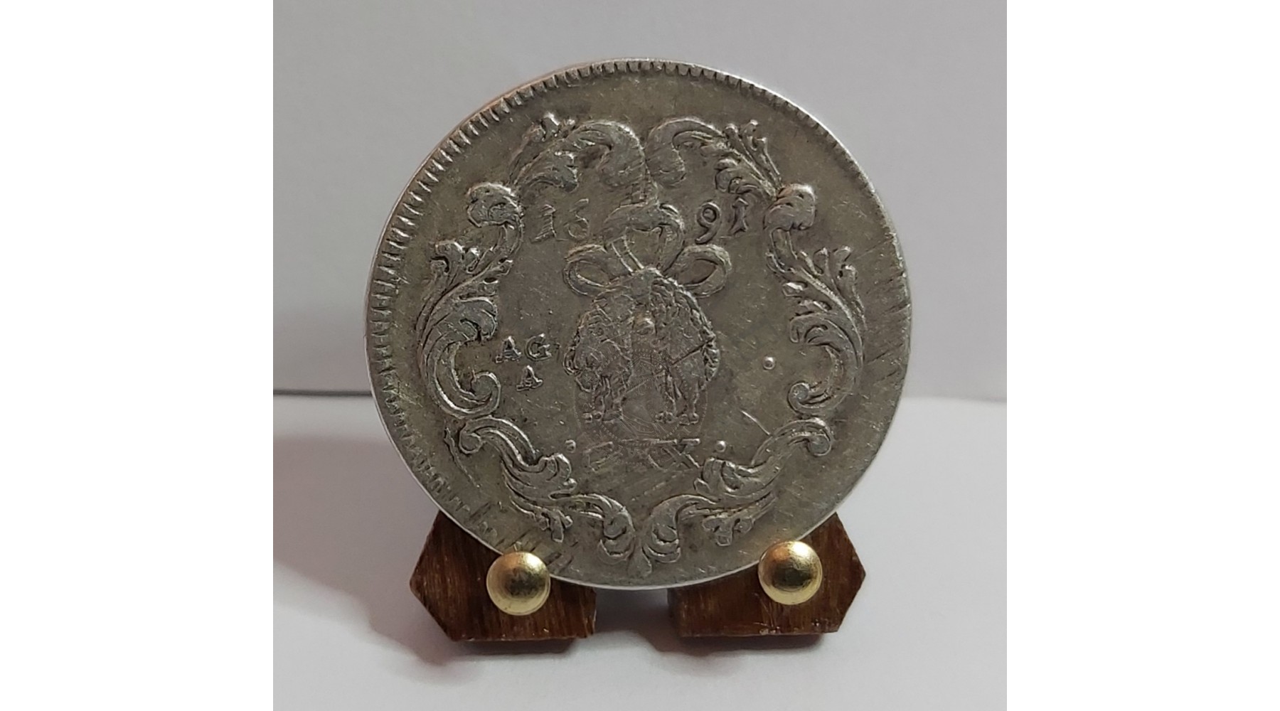 secondary image