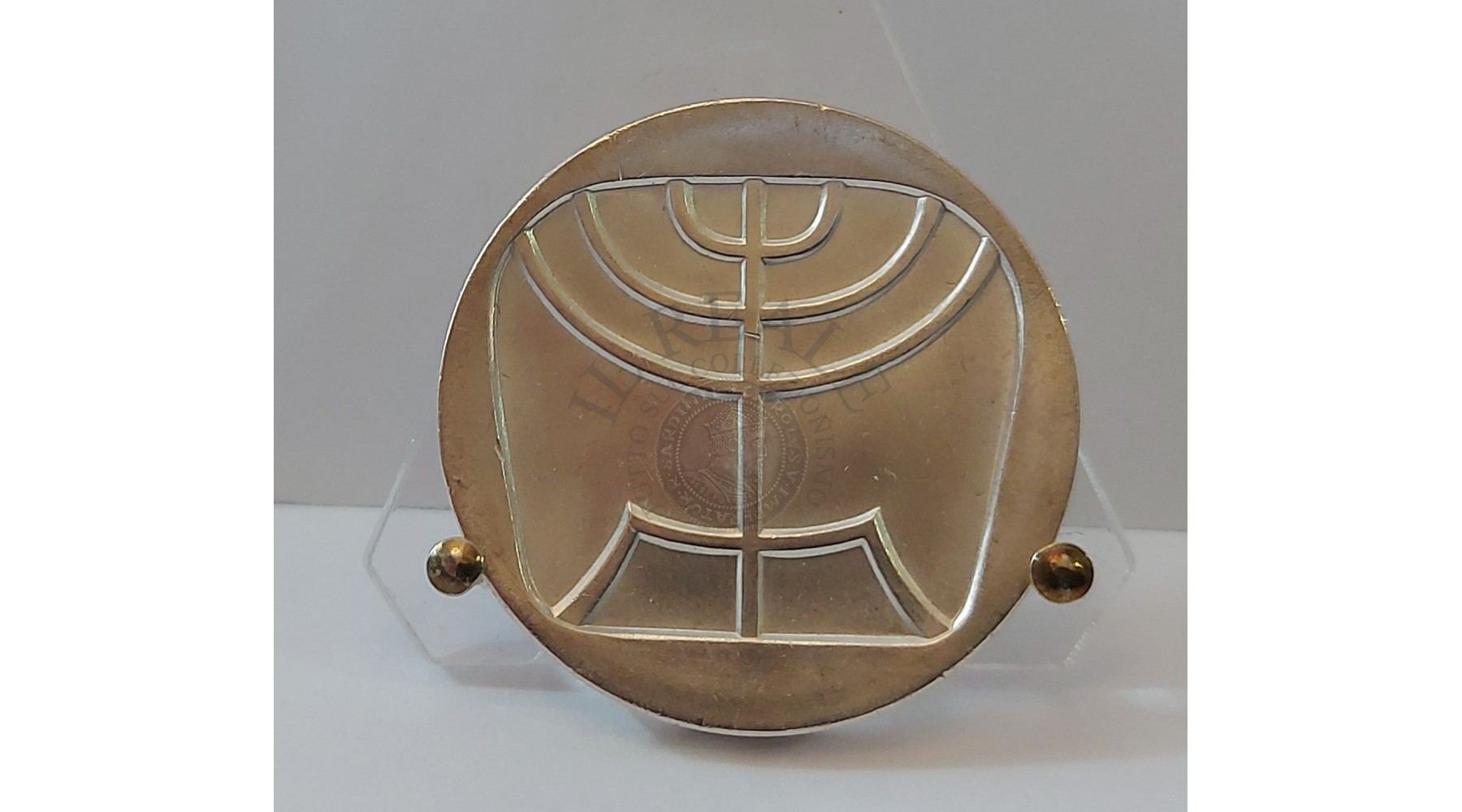 secondary image